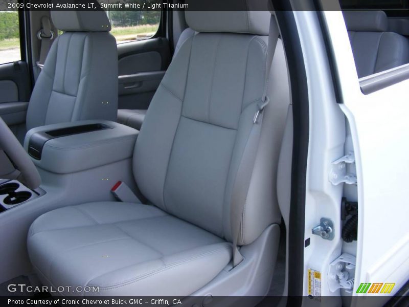Summit White / Light Titanium 2009 Chevrolet Avalanche LT