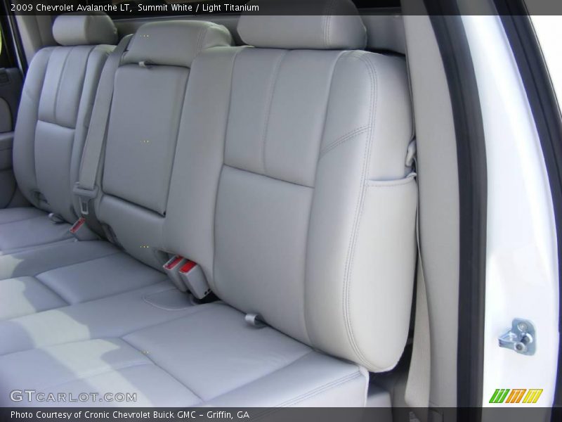 Summit White / Light Titanium 2009 Chevrolet Avalanche LT