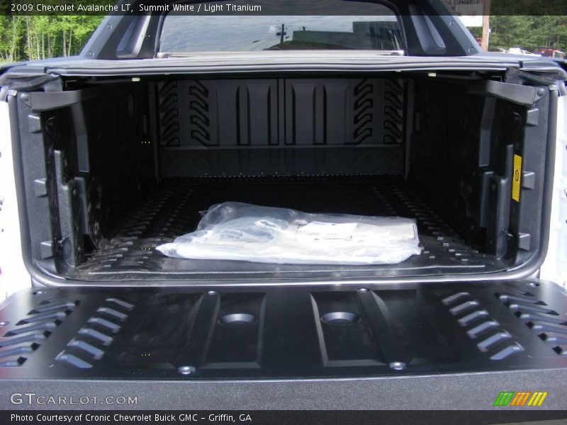 Summit White / Light Titanium 2009 Chevrolet Avalanche LT