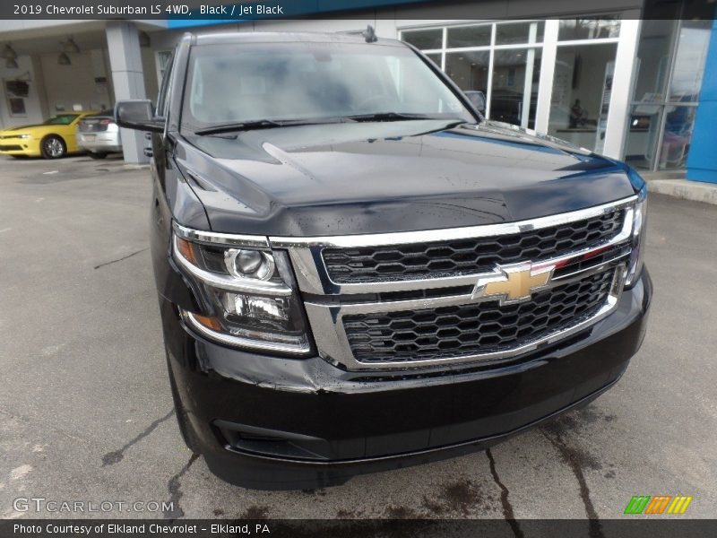 Black / Jet Black 2019 Chevrolet Suburban LS 4WD