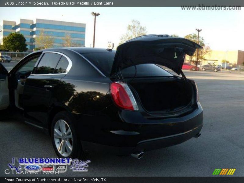Tuxedo Black Metallic / Light Camel 2009 Lincoln MKS Sedan