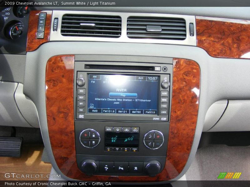 Summit White / Light Titanium 2009 Chevrolet Avalanche LT