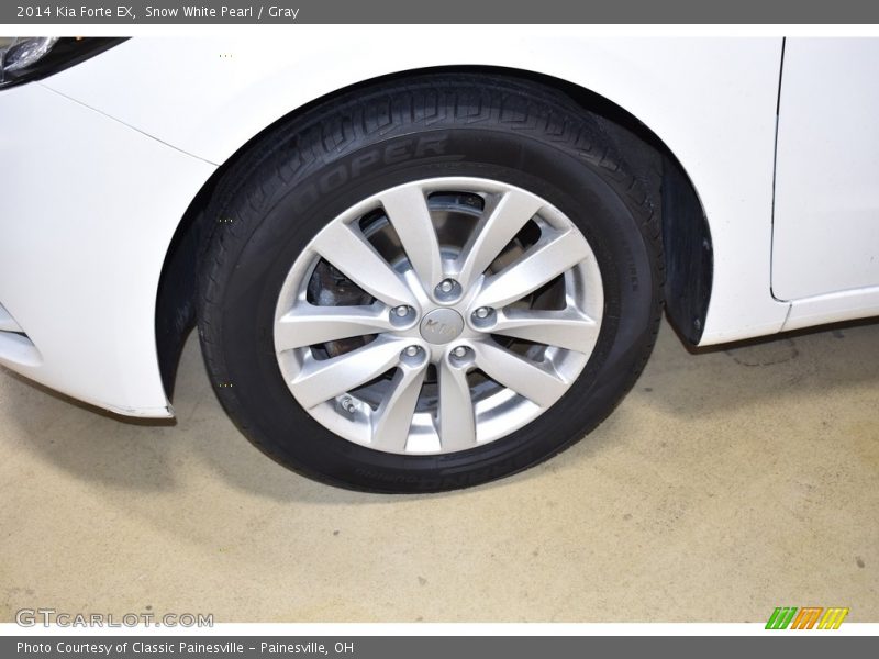 Snow White Pearl / Gray 2014 Kia Forte EX