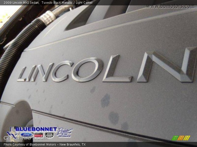 Tuxedo Black Metallic / Light Camel 2009 Lincoln MKS Sedan