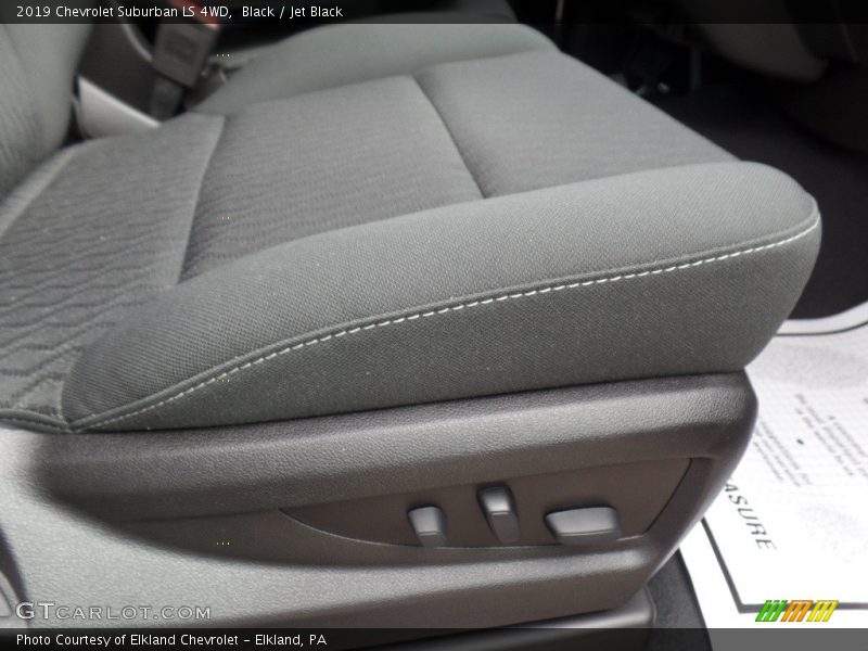 Black / Jet Black 2019 Chevrolet Suburban LS 4WD