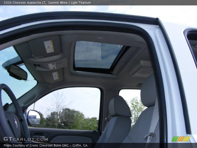 Summit White / Light Titanium 2009 Chevrolet Avalanche LT