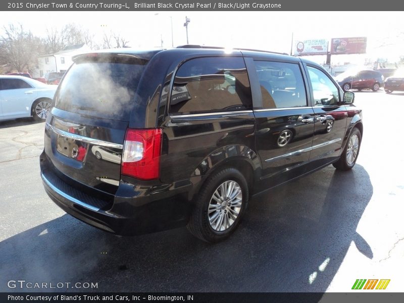Brilliant Black Crystal Pearl / Black/Light Graystone 2015 Chrysler Town & Country Touring-L