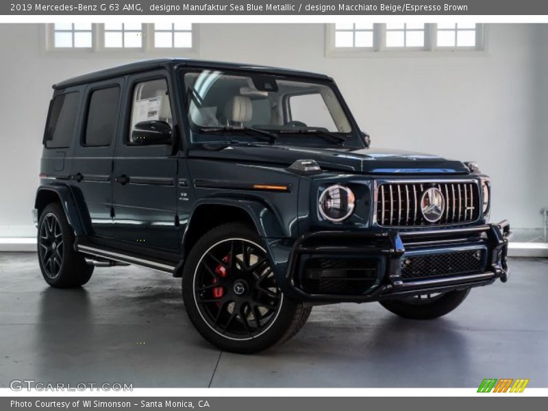 Front 3/4 View of 2019 G 63 AMG