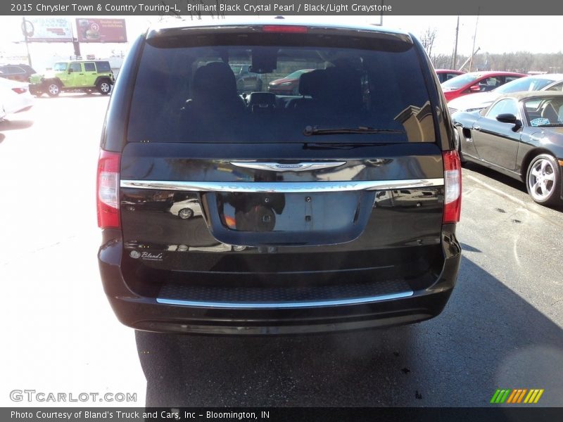 Brilliant Black Crystal Pearl / Black/Light Graystone 2015 Chrysler Town & Country Touring-L