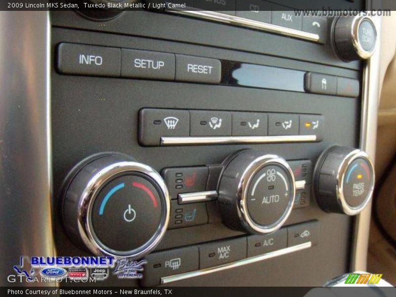 Tuxedo Black Metallic / Light Camel 2009 Lincoln MKS Sedan