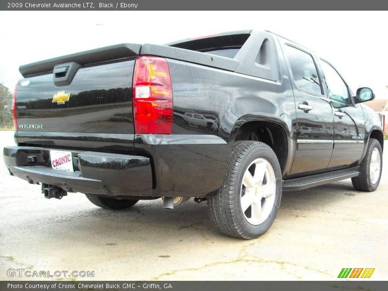 Black / Ebony 2009 Chevrolet Avalanche LTZ