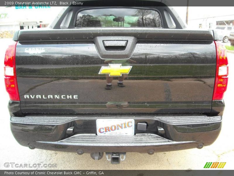 Black / Ebony 2009 Chevrolet Avalanche LTZ