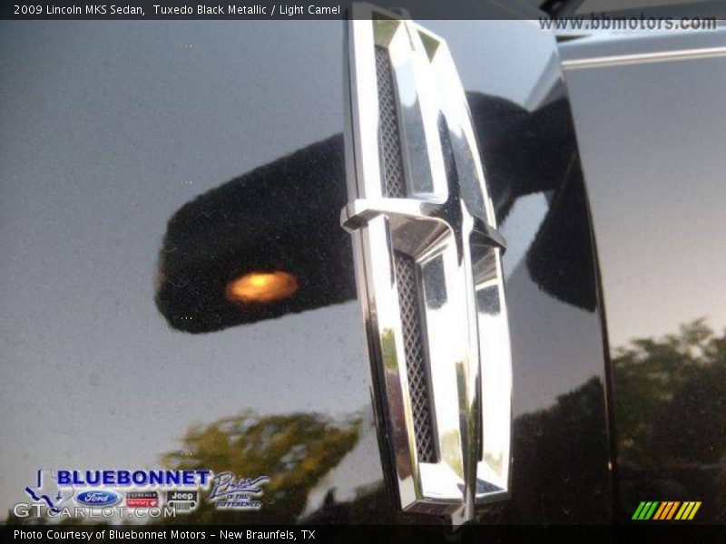 Tuxedo Black Metallic / Light Camel 2009 Lincoln MKS Sedan