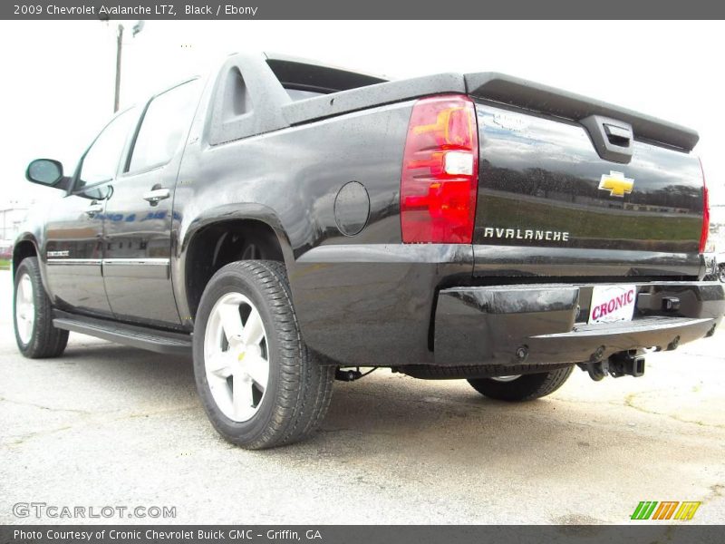 Black / Ebony 2009 Chevrolet Avalanche LTZ