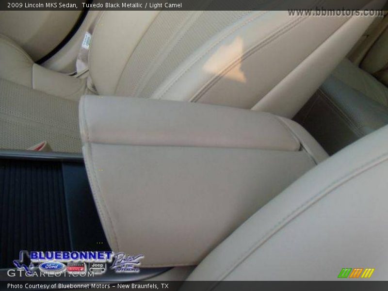 Tuxedo Black Metallic / Light Camel 2009 Lincoln MKS Sedan