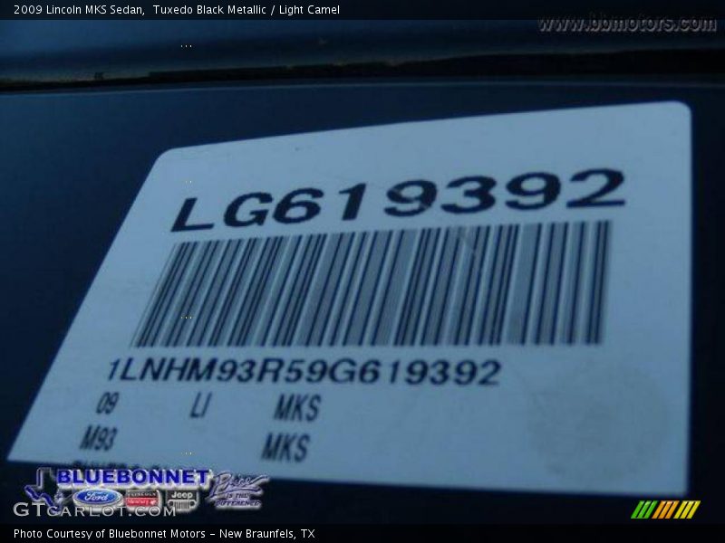 Tuxedo Black Metallic / Light Camel 2009 Lincoln MKS Sedan
