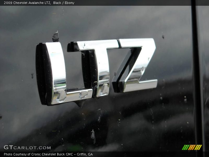 Black / Ebony 2009 Chevrolet Avalanche LTZ