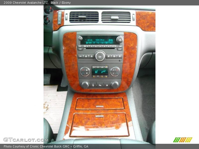 Black / Ebony 2009 Chevrolet Avalanche LTZ