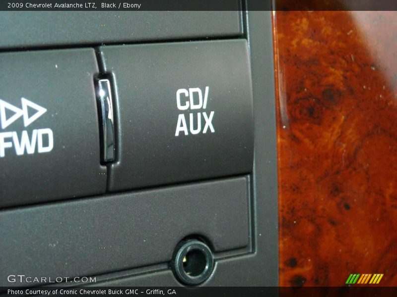 Black / Ebony 2009 Chevrolet Avalanche LTZ