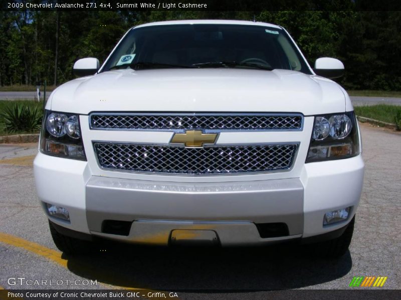 Summit White / Light Cashmere 2009 Chevrolet Avalanche Z71 4x4