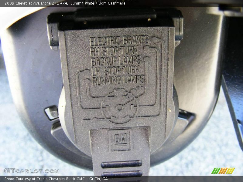 Summit White / Light Cashmere 2009 Chevrolet Avalanche Z71 4x4