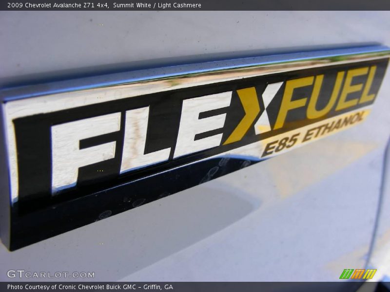 Summit White / Light Cashmere 2009 Chevrolet Avalanche Z71 4x4