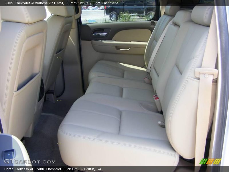 Summit White / Light Cashmere 2009 Chevrolet Avalanche Z71 4x4