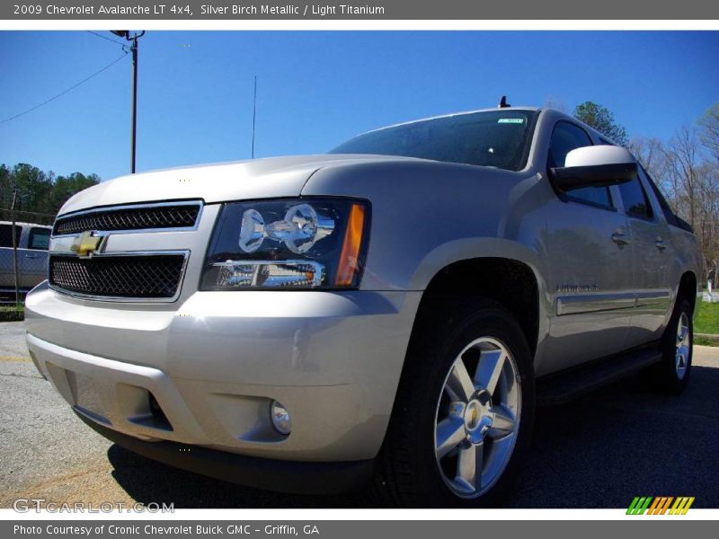 Silver Birch Metallic / Light Titanium 2009 Chevrolet Avalanche LT 4x4