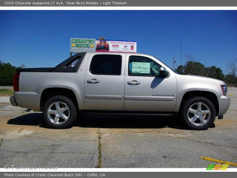Silver Birch Metallic / Light Titanium 2009 Chevrolet Avalanche LT 4x4