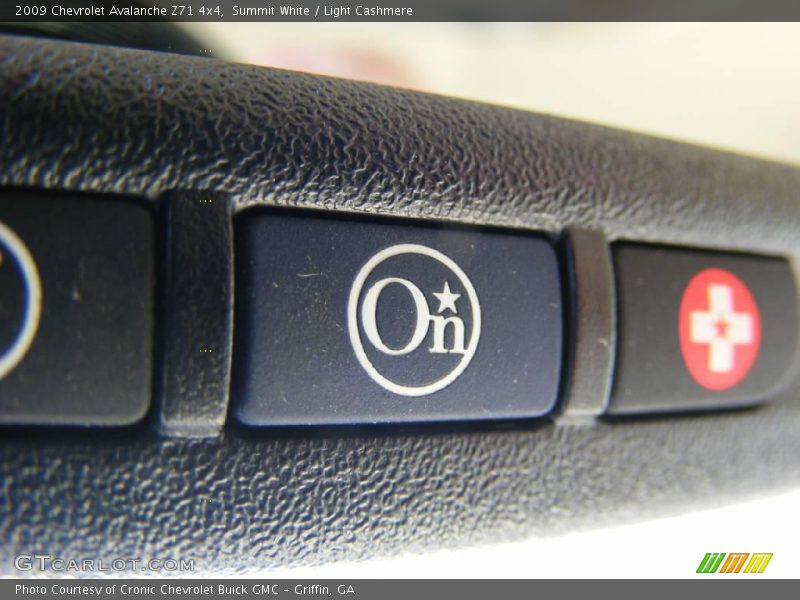 Summit White / Light Cashmere 2009 Chevrolet Avalanche Z71 4x4