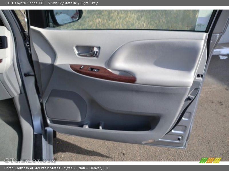 Silver Sky Metallic / Light Gray 2011 Toyota Sienna XLE