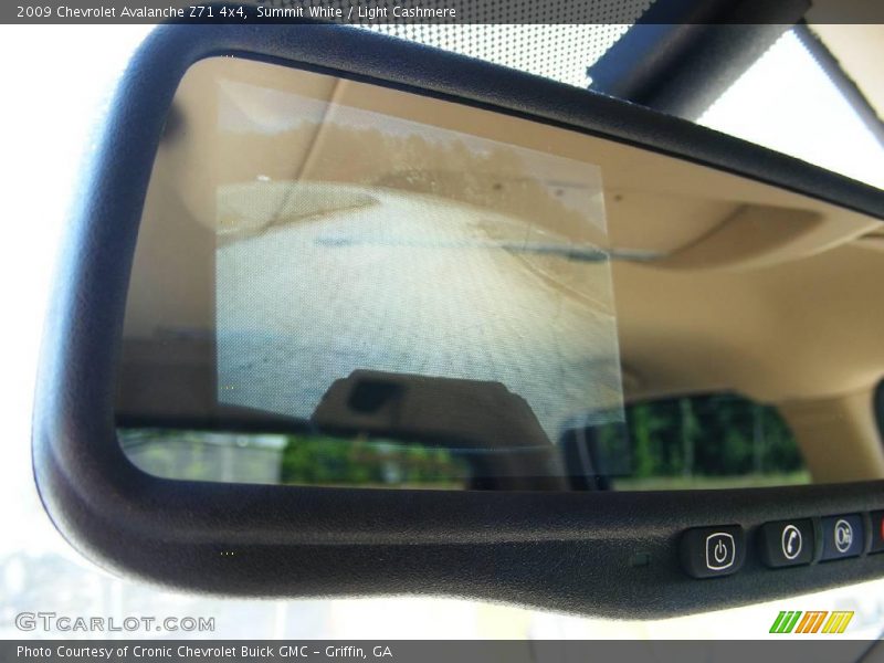 Summit White / Light Cashmere 2009 Chevrolet Avalanche Z71 4x4