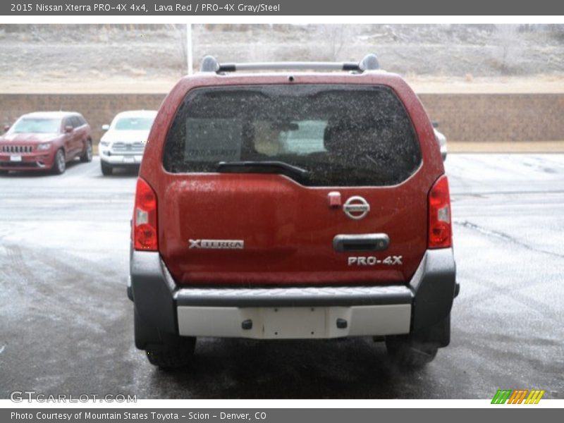 Lava Red / PRO-4X Gray/Steel 2015 Nissan Xterra PRO-4X 4x4