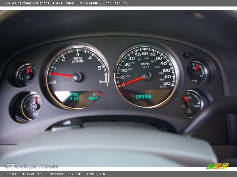 Silver Birch Metallic / Light Titanium 2009 Chevrolet Avalanche LT 4x4