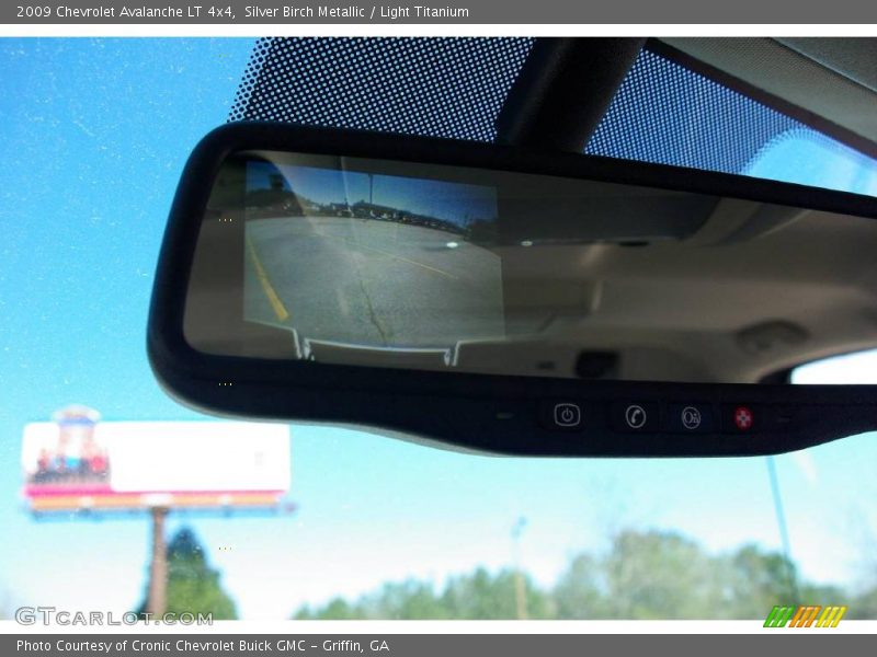 Silver Birch Metallic / Light Titanium 2009 Chevrolet Avalanche LT 4x4