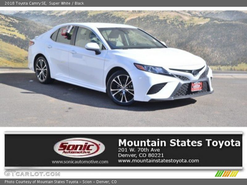 Super White / Black 2018 Toyota Camry SE
