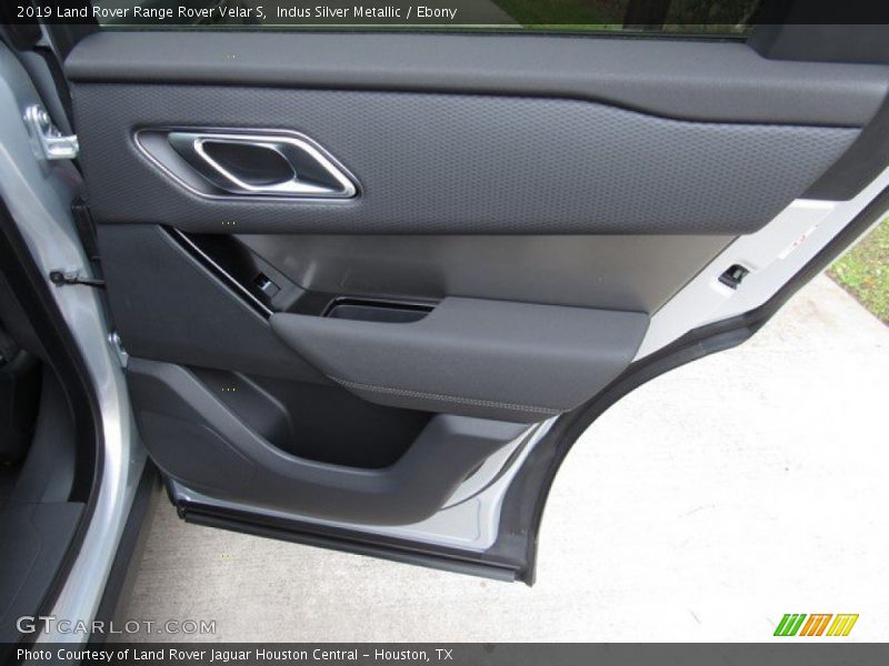 Indus Silver Metallic / Ebony 2019 Land Rover Range Rover Velar S