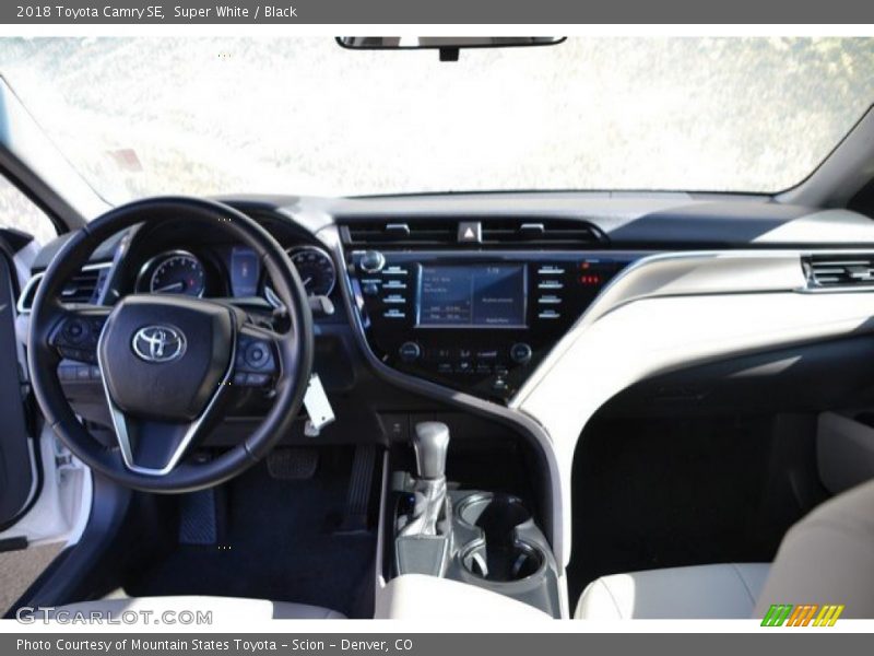 Super White / Black 2018 Toyota Camry SE