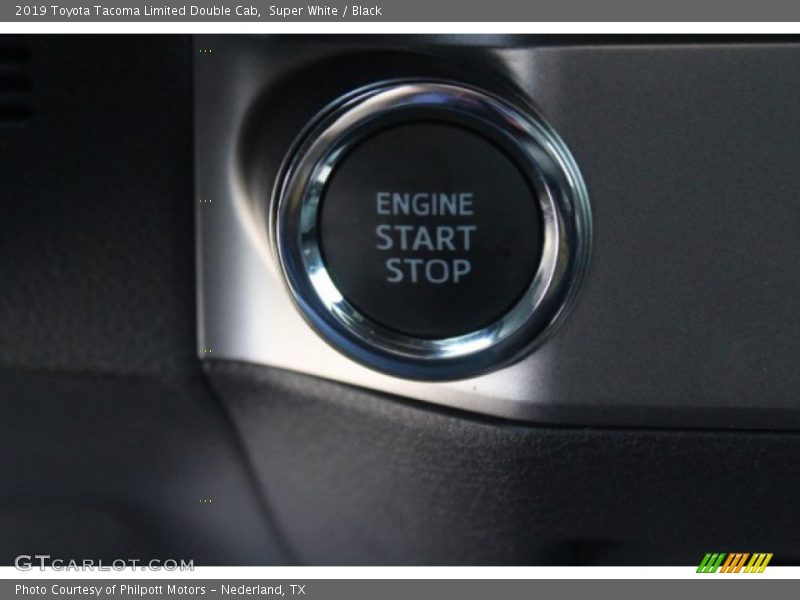 Super White / Black 2019 Toyota Tacoma Limited Double Cab