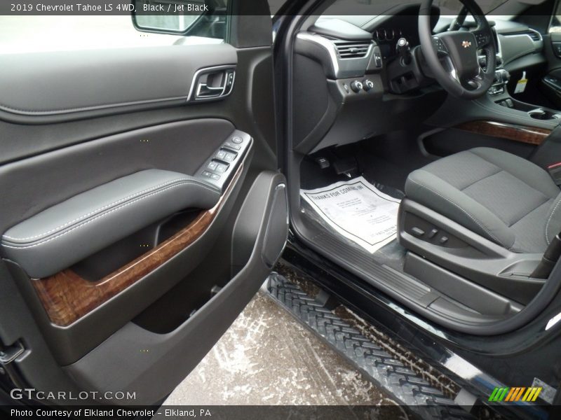 Black / Jet Black 2019 Chevrolet Tahoe LS 4WD
