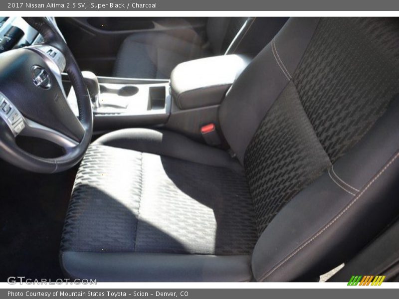 Super Black / Charcoal 2017 Nissan Altima 2.5 SV