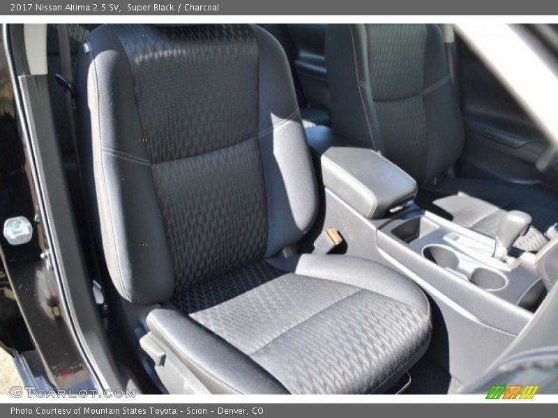 Super Black / Charcoal 2017 Nissan Altima 2.5 SV