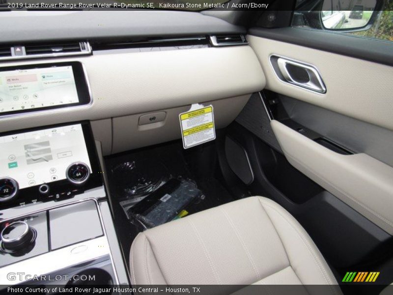 Kaikoura Stone Metallic / Acorn/Ebony 2019 Land Rover Range Rover Velar R-Dynamic SE
