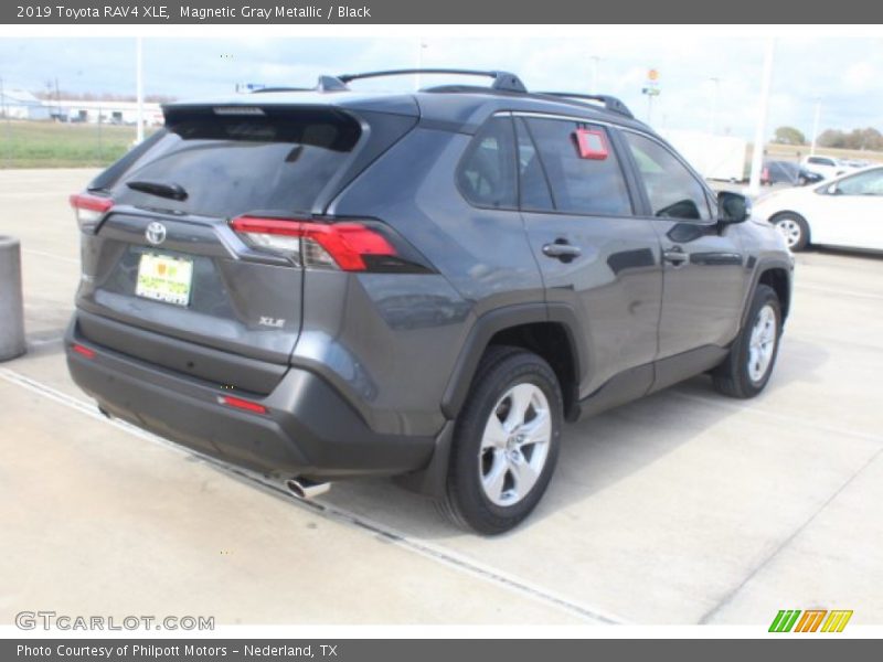 Magnetic Gray Metallic / Black 2019 Toyota RAV4 XLE