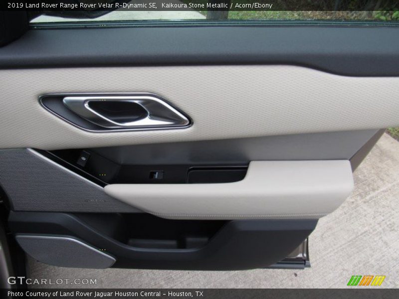 Door Panel of 2019 Range Rover Velar R-Dynamic SE