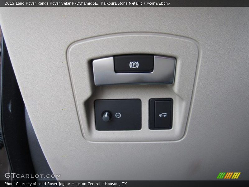 Kaikoura Stone Metallic / Acorn/Ebony 2019 Land Rover Range Rover Velar R-Dynamic SE