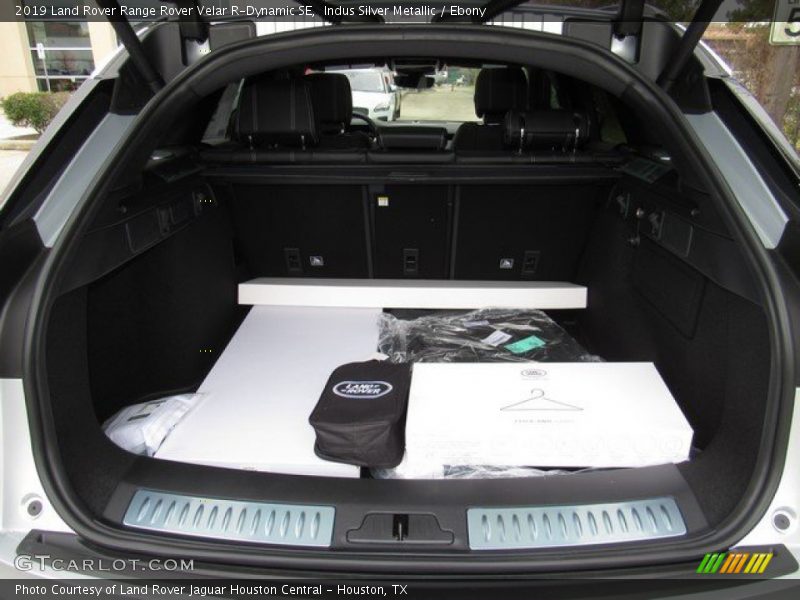 Indus Silver Metallic / Ebony 2019 Land Rover Range Rover Velar R-Dynamic SE