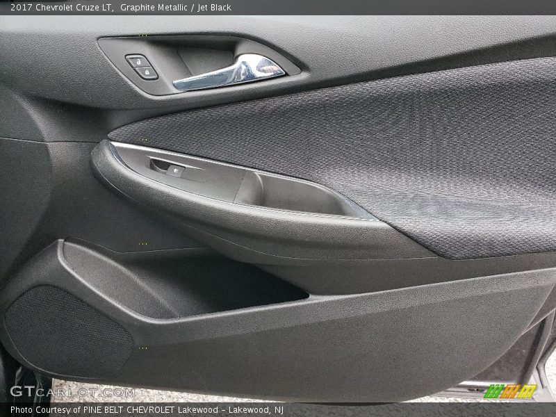 Graphite Metallic / Jet Black 2017 Chevrolet Cruze LT