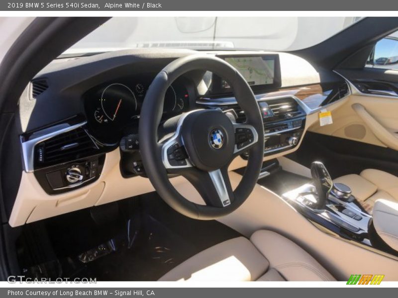 Alpine White / Black 2019 BMW 5 Series 540i Sedan