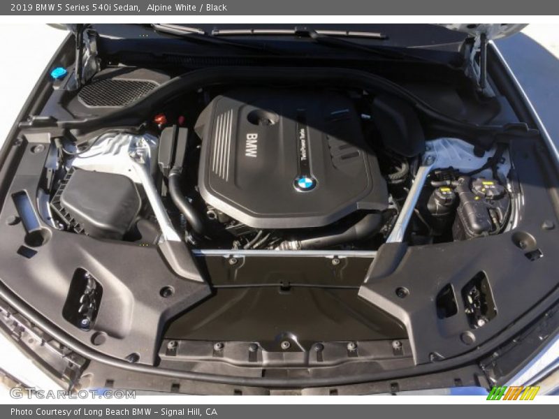 Alpine White / Black 2019 BMW 5 Series 540i Sedan
